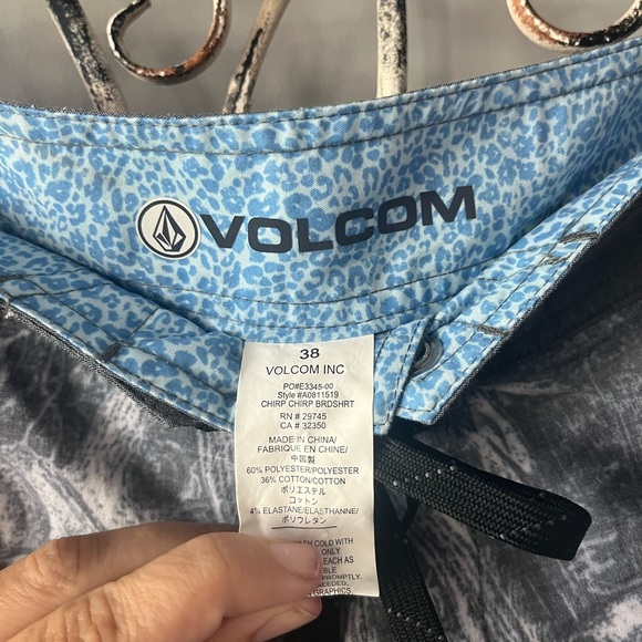 Volcom board shorts - Picture 4 of 6